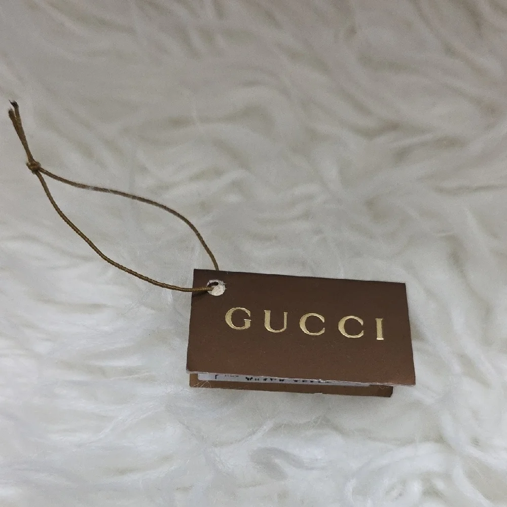Gucci Women's Watch in Silver - Picture 6 of 6